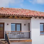 Tiu Enrique Residences דירה *